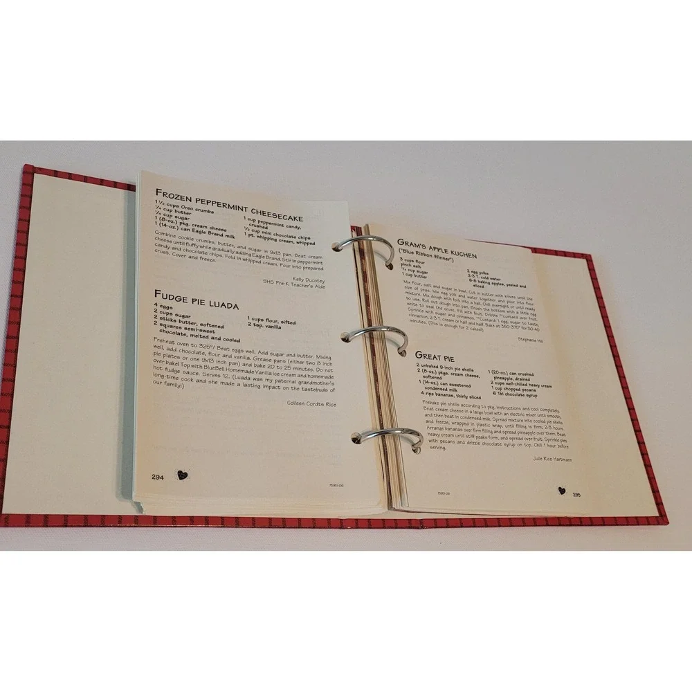 Homemade from The Heart Cookbook Sacred Heart School Red Plaid 2006 Conroe Texas